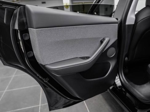 Used 2026 Tesla Model Y 2WD image 41