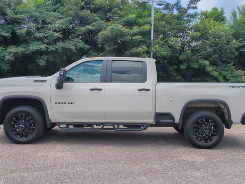 Used 2026 Chevrolet Silverado 2500 Custom w/ Custom Value Package AWD/4WD image 8