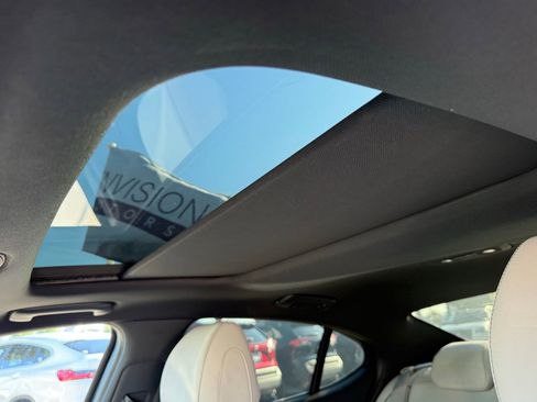 Used 2023 Genesis G70 2.0T w/ Sport Prestige Package RWD image 27