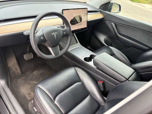 Used 2022 Tesla Model Y Long Range AWD/4WD image 8