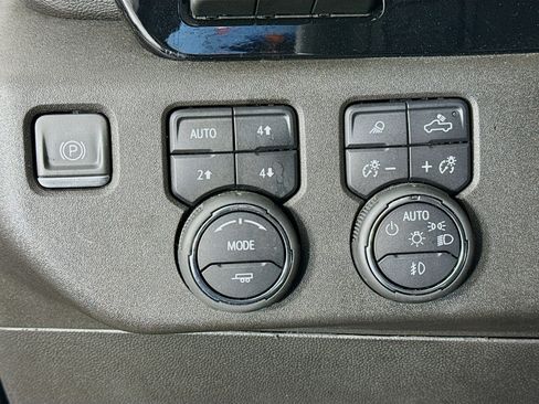 Used 2024 Chevrolet Silverado 3500 LTZ w/ LTZ Plus Package AWD/4WD image 10