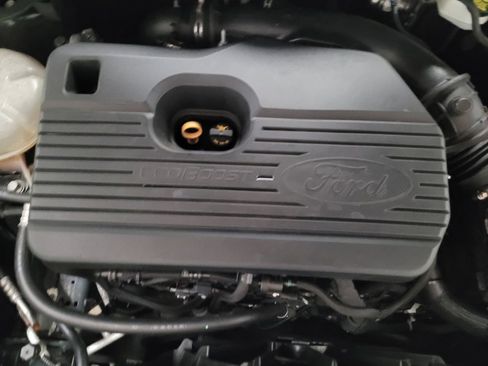 Used 2020 Ford Escape Titanium image 30