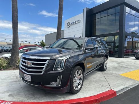 Used 2018 Cadillac Escalade ESV Premium Luxury image 1