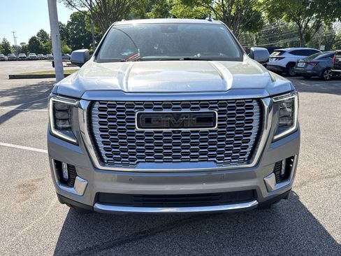 Used 2023 GMC Yukon XL Denali image 8
