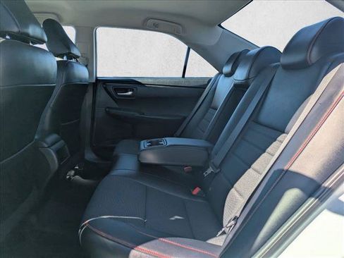 Used 2016 Toyota Camry SE w/ Protection Package (Q2) FWD image 17