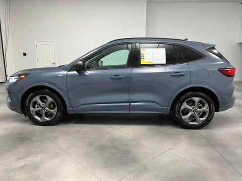 Used 2023 Ford Escape ST-Line FWD image 5