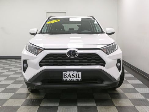 Used 2020 Toyota RAV4 XLE AWD/4WD image 3