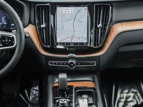 Certified 2024 Volvo XC60 B5 Plus w/ Protection Package Premier AWD/4WD image 22