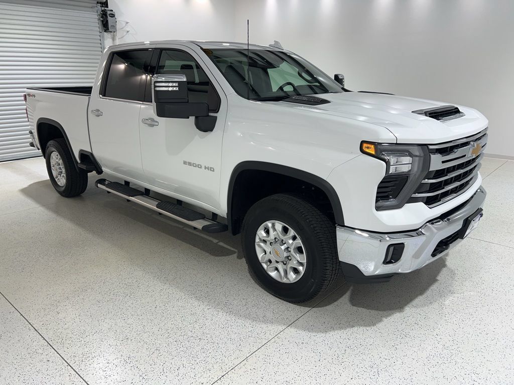 Used 2024 Chevrolet Silverado 2500 LTZ AWD/4WD image 7