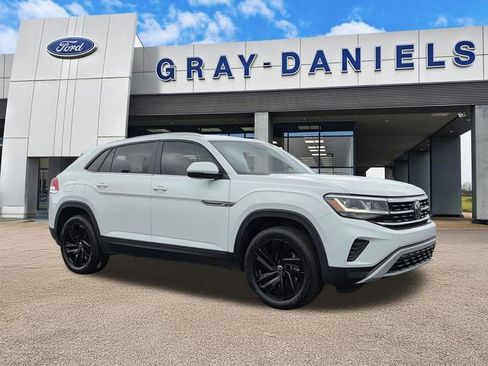 Used 2023 Volkswagen Atlas Cross Sport SE w/ Black Wheel Package FWD image 1