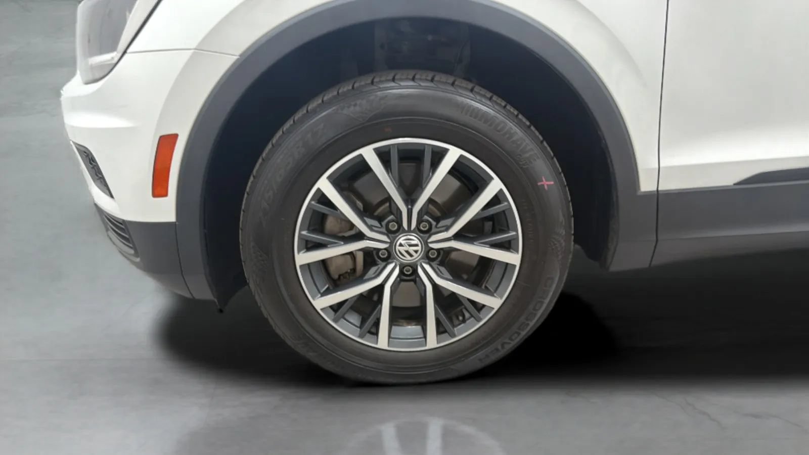 Used 2019 Volkswagen Tiguan SE FWD image 28