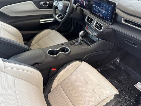 Used 2024 Ford Mustang Premium image 15