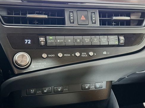 Certified 2025 Lexus ES 300h w/ Premium Package image 15