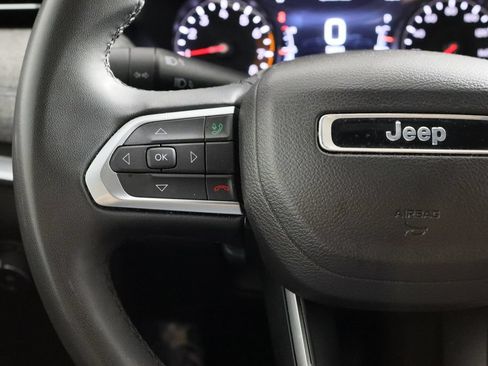 Used 2024 Jeep Compass Latitude AWD/4WD image 8