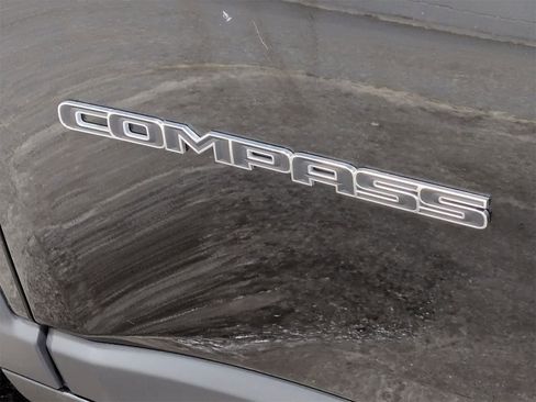 Certified 2022 Jeep Compass Limited image 13