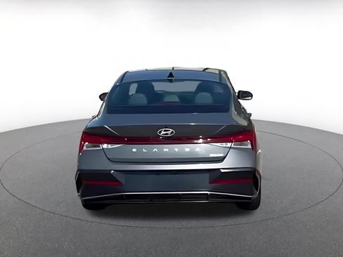 Used 2025 Hyundai Elantra Limited FWD image 10