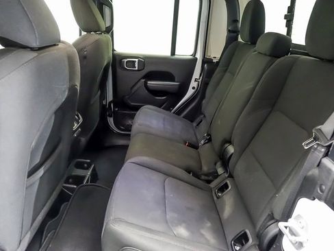 Used 2023 Jeep Gladiator Sport image 10