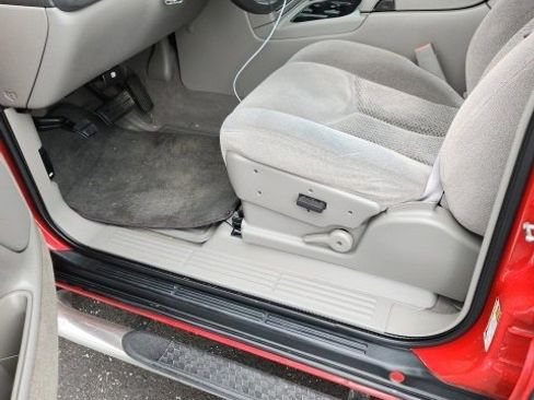 Used 2005 Chevrolet Avalanche Z66 w/ Sun And Sound Package image 3