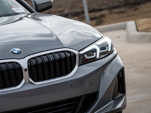 New 2026 BMW 330i Sedan w/ Premium Package image 7