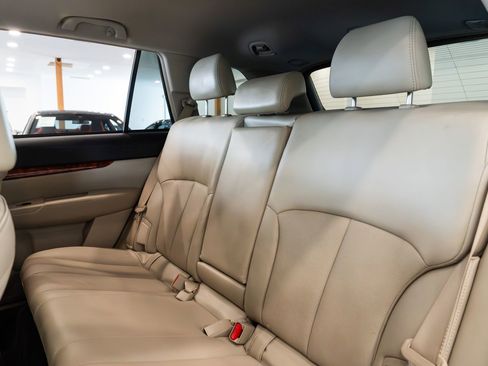 Used 2010 Subaru Outback 3.6R Limited image 21