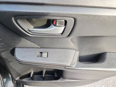 Used 2017 Toyota Camry LE image 31