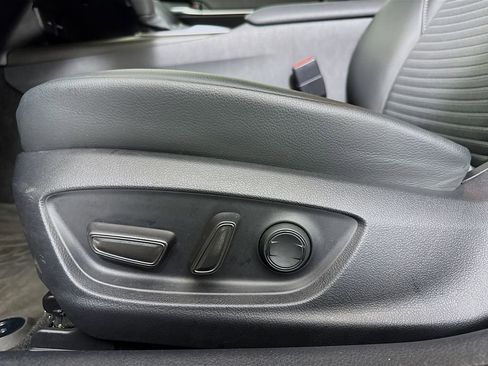 Used 2023 Toyota Camry SE image 17