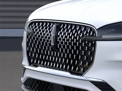 New 2026 Lincoln Aviator Reserve w/ Luxury Package image 17