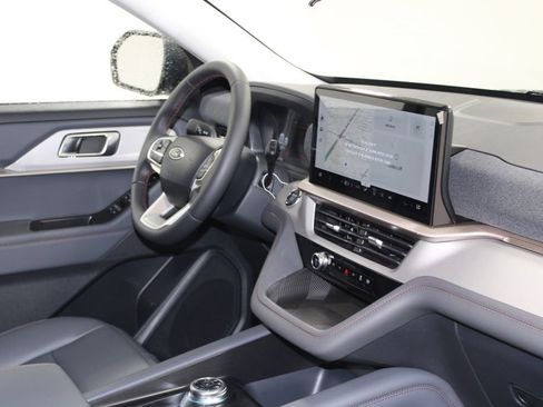 New 2026 Ford Explorer Active RWD image 31