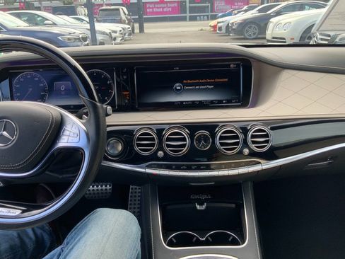 Used 2017 Mercedes-Benz S 550 Sedan image 20