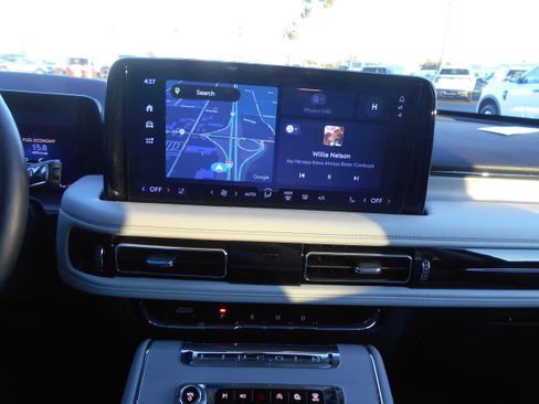 Used 2025 Lincoln Aviator Reserve w/ Equipment Group 201A image 10