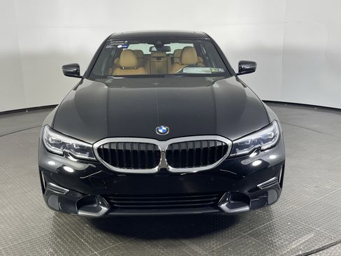 Certified 2022 BMW 330i xDrive Sedan w/ Driving Assistance Package image 2