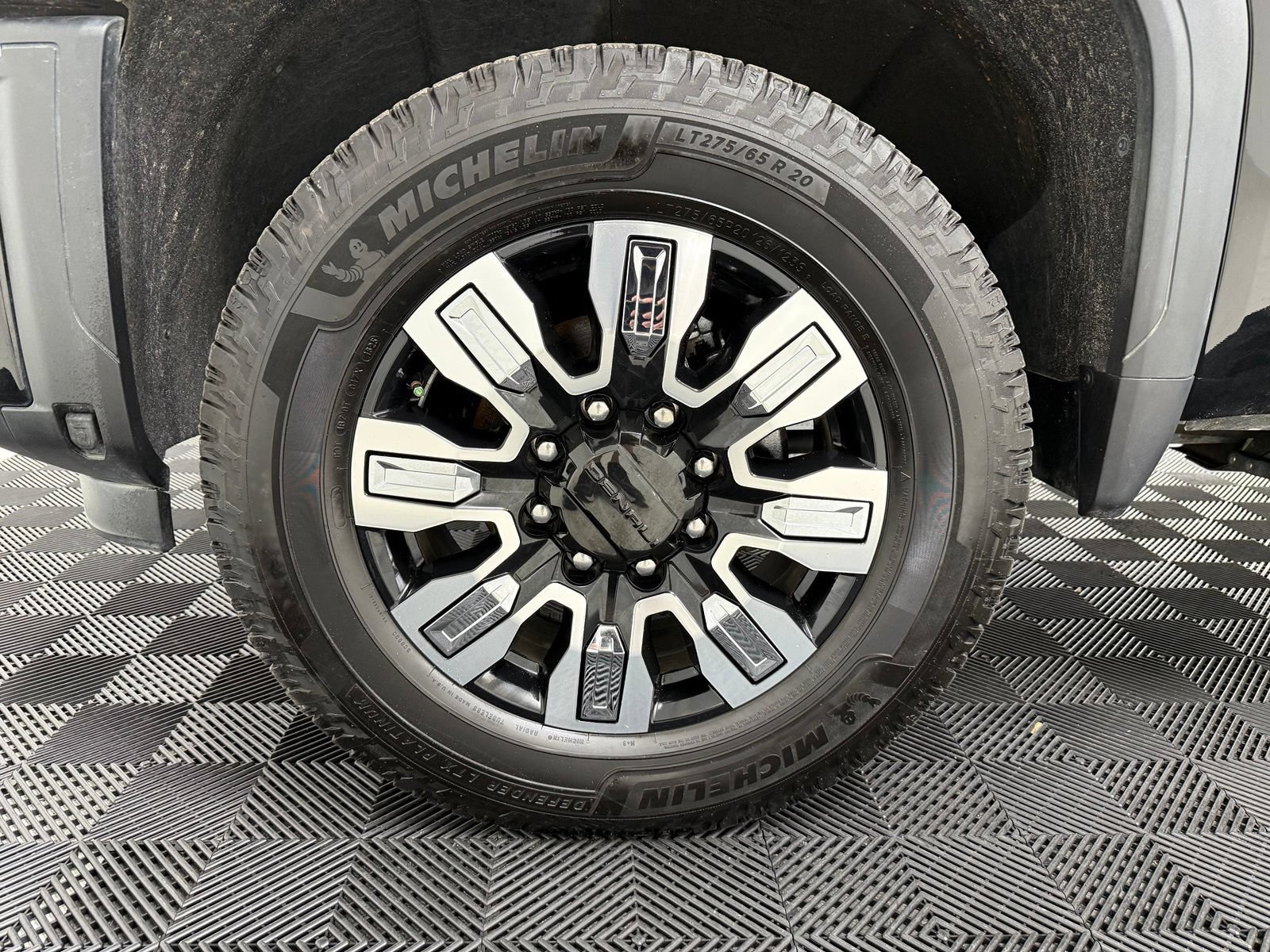 Used 2024 GMC Sierra 2500 Denali w/ Denali Reserve Package AWD/4WD image 9