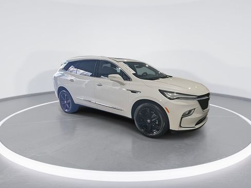 Used 2024 Buick Enclave Essence w/ Experience Buick Package image 2