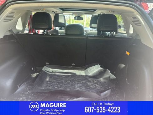 Used 2022 Jeep Compass Latitude w/ Sun and Sound Group AWD/4WD image 37