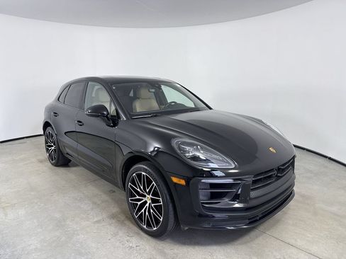 Certified 2022 Porsche Macan S w/ Premium Package Plus AWD/4WD image 9