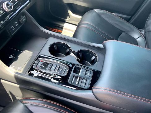 Used 2025 Honda Pilot TrailSport image 16