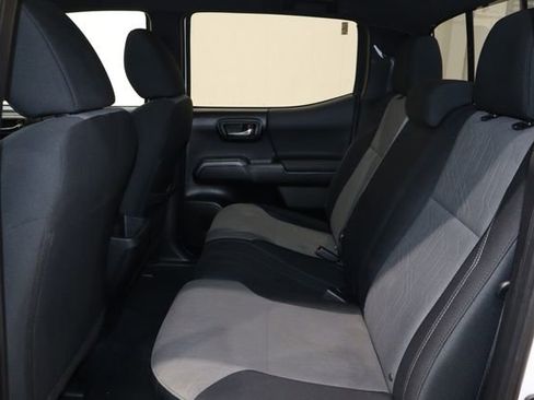 Used 2020 Toyota Tacoma TRD Sport image 17