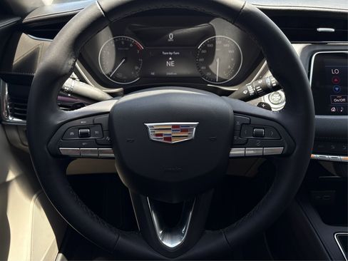 Certified 2023 Cadillac XT4 Luxury w/ Driver Awareness Package FWD image 21