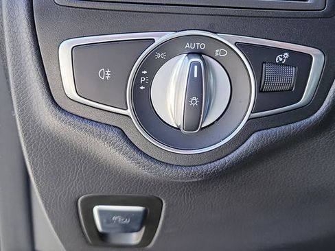 Used 2022 Mercedes-Benz GLC 300 w/ Premium Package Lite image 22