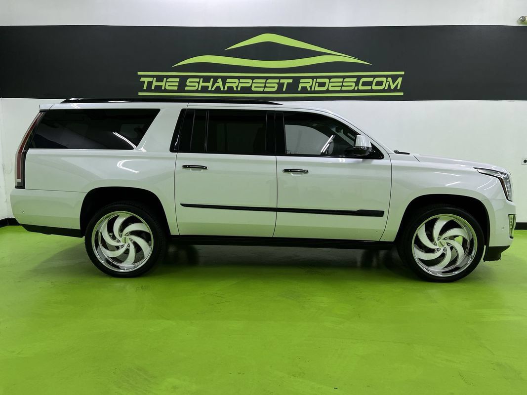 Used 2019 Cadillac Escalade ESV Platinum AWD/4WD image 11