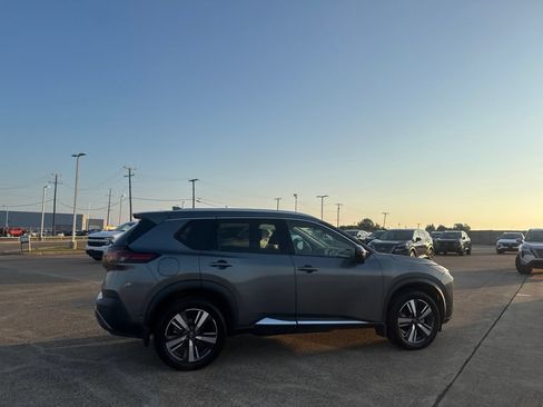 Certified 2023 Nissan Rogue SL w/ SL Premium Package AWD/4WD image 21