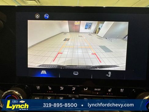 Used 2023 Chevrolet Colorado Z71 w/ Z71 Convenience Package 2 AWD/4WD image 4