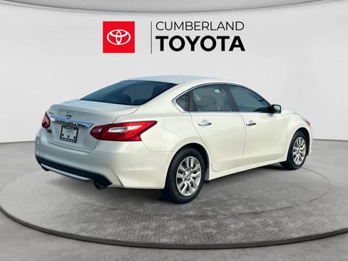 Used 2016 Nissan Altima 2.5 S w/ Power Driver Seat Package FWD image 5