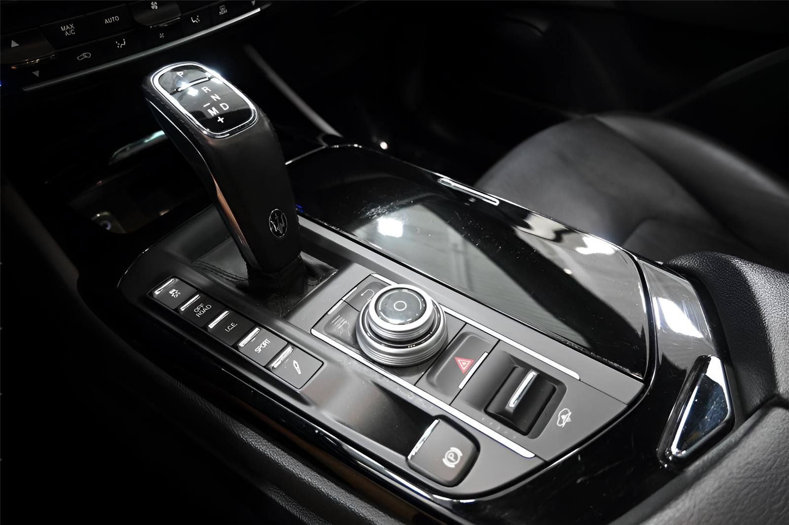 Used 2019 Maserati Levante AWD/4WD image 23