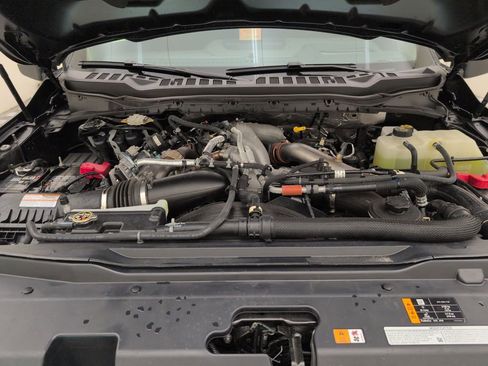 Certified 2025 Ford F450 Platinum w/ Platinum Plus Package image 29