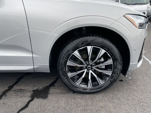 Used 2025 Volvo XC60 B5 Plus image 7