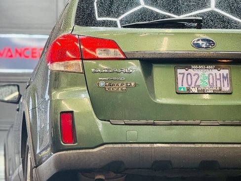 Used 2010 Subaru Outback 2.5i Premium image 11