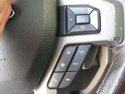 Used 2018 Ford F150 Raptor w/ Equipment Group 802A Luxury image 20