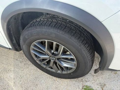 Used 2024 Nissan Rogue S FWD image 10