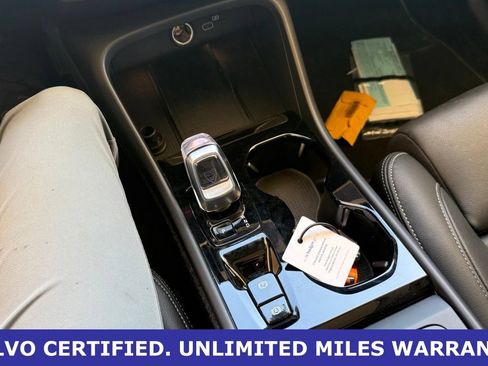 Used 2025 Volvo XC40 B5 Plus AWD/4WD image 23